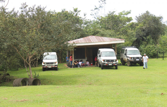Figura 1.Niños de las comunidades cercanas al ACG,  del Programa de Educación Biológica. Foto, Pablo Umaña.