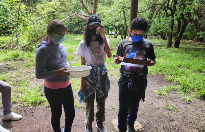 Exposición de la observación realizada en la actividad de microplásticos en el sector Santa Rosa.