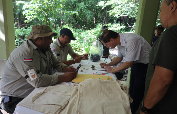 Juan Hernández y Rolando Ramos. Programa de Educación Biológica.  Fuente: Melissa Espinoza, 2025.