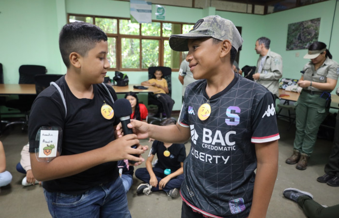 Ruleta de emojis,  Eduardo Artavia,  Programa de Educación Biológica.  Fuente: Melissa Espinoza, 2025.