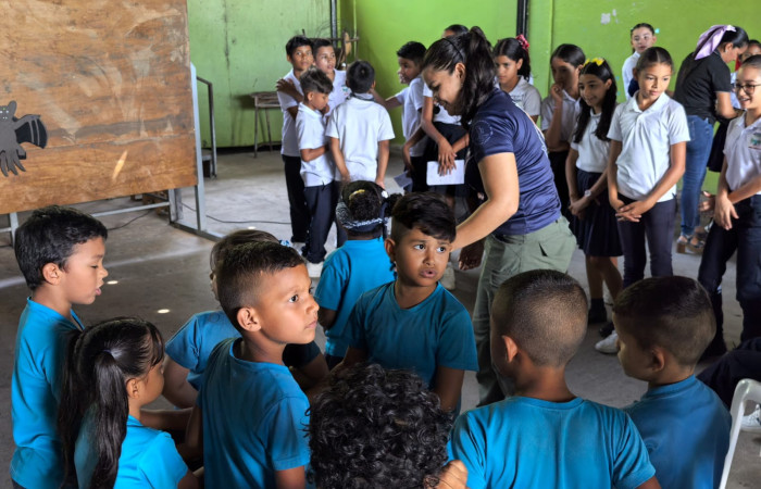 En la imagen, el grupo de estudiantes, pendientes de las siguientes actividades en el Murcifestival.