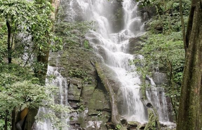 Catarata Estacional Sector Pailas