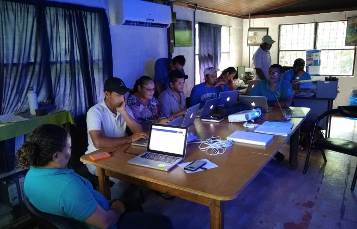 Taller Parataxónomos para enriquecer las páginas de especies, Sector Santa Rosa