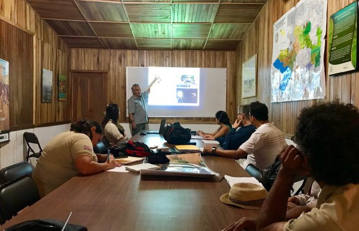 Presentación Joel Saenz, impacto en la fauna de la carretera interamericana norte que atraviesa el ACG, Sector Pocosol, 26 de enero 2018, Fotografía: Roger Blanco