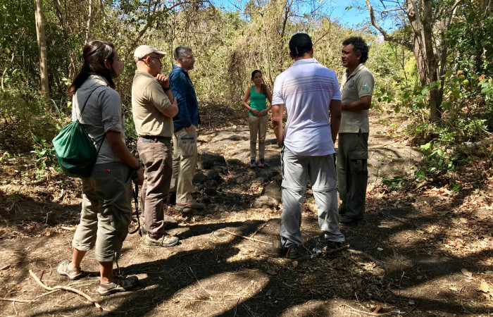 Felix Carmona explicando Proyecto Corredores de Fauna, Sector Santa Elena, 26 de enero 2018, Fotografía: Roger Blanco