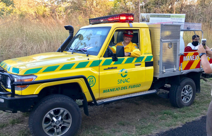Cesar en uno de los nuevos vehículos de interveción rápida del Programa Manejo del Fuego, Sector Santa Rosa, 26 de enero 2018, Fotografía: Roger Blanco